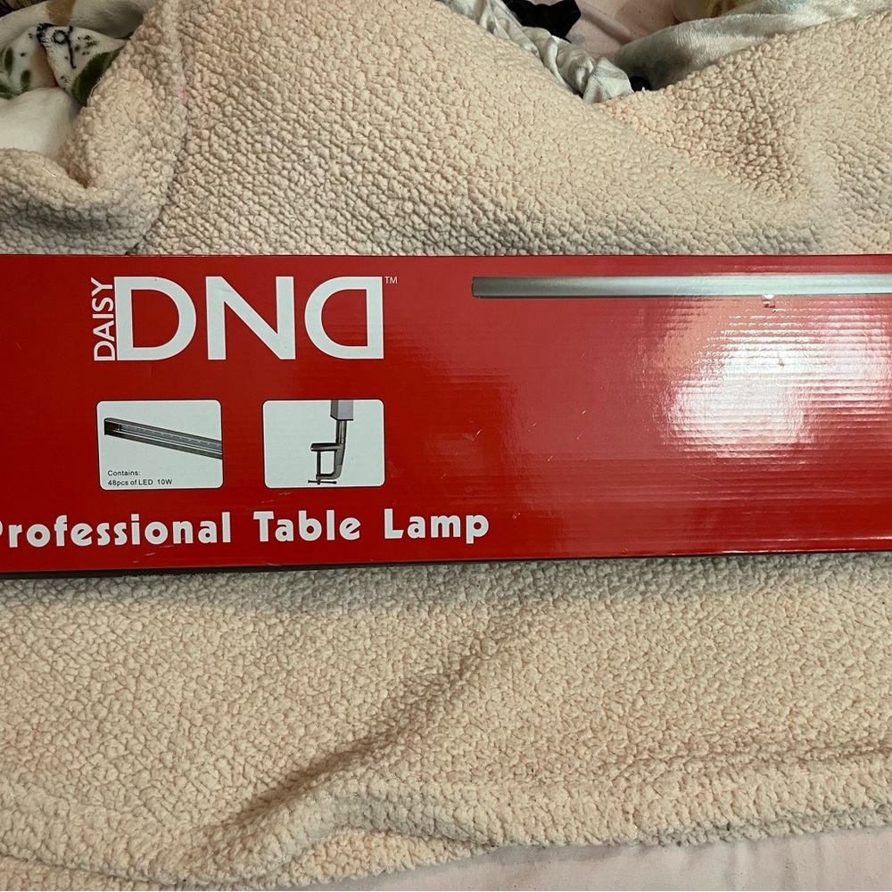 Daisy DND Professional Table Lamp